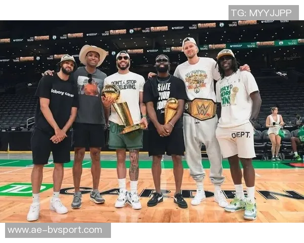 杰伦布朗带领球队逆转胜利关键第三节独得15分助力取胜