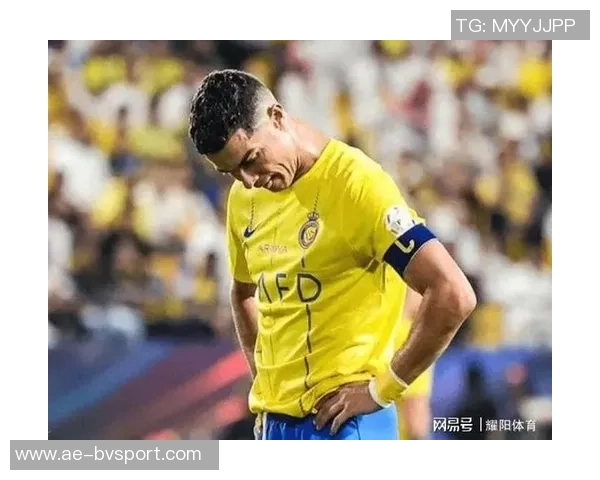 新月逆转十人利雅得胜利C罗被替换下场引发热议