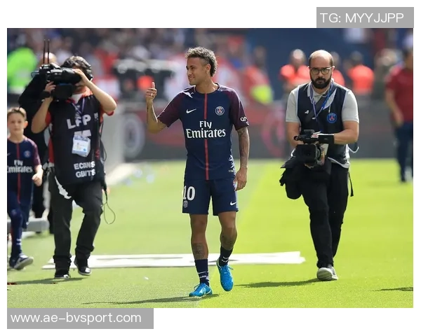 内马尔左膝韧带重建手术后疼痛加剧或将缺席多场比赛